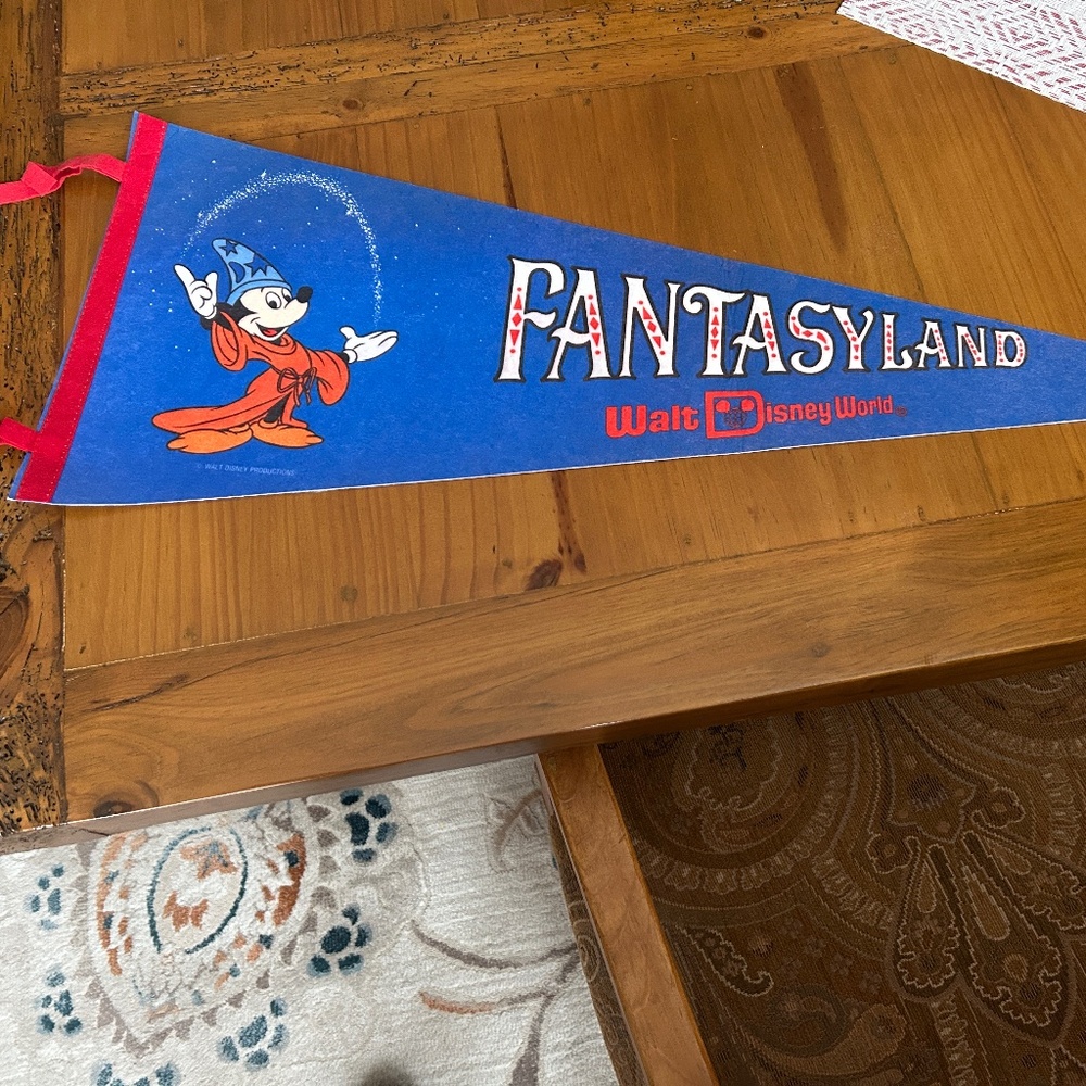 LIKE NEW! Vintage Disneyworld Mickey Fantasia Fantasyland Felt Pennant